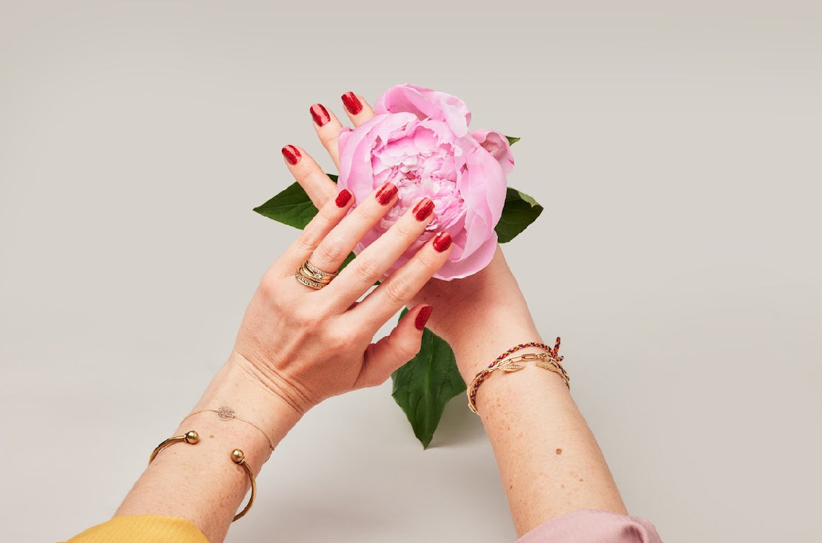 Saisonale Nageltrends – Die schönsten Designs für Frühling, Sommer & Co.