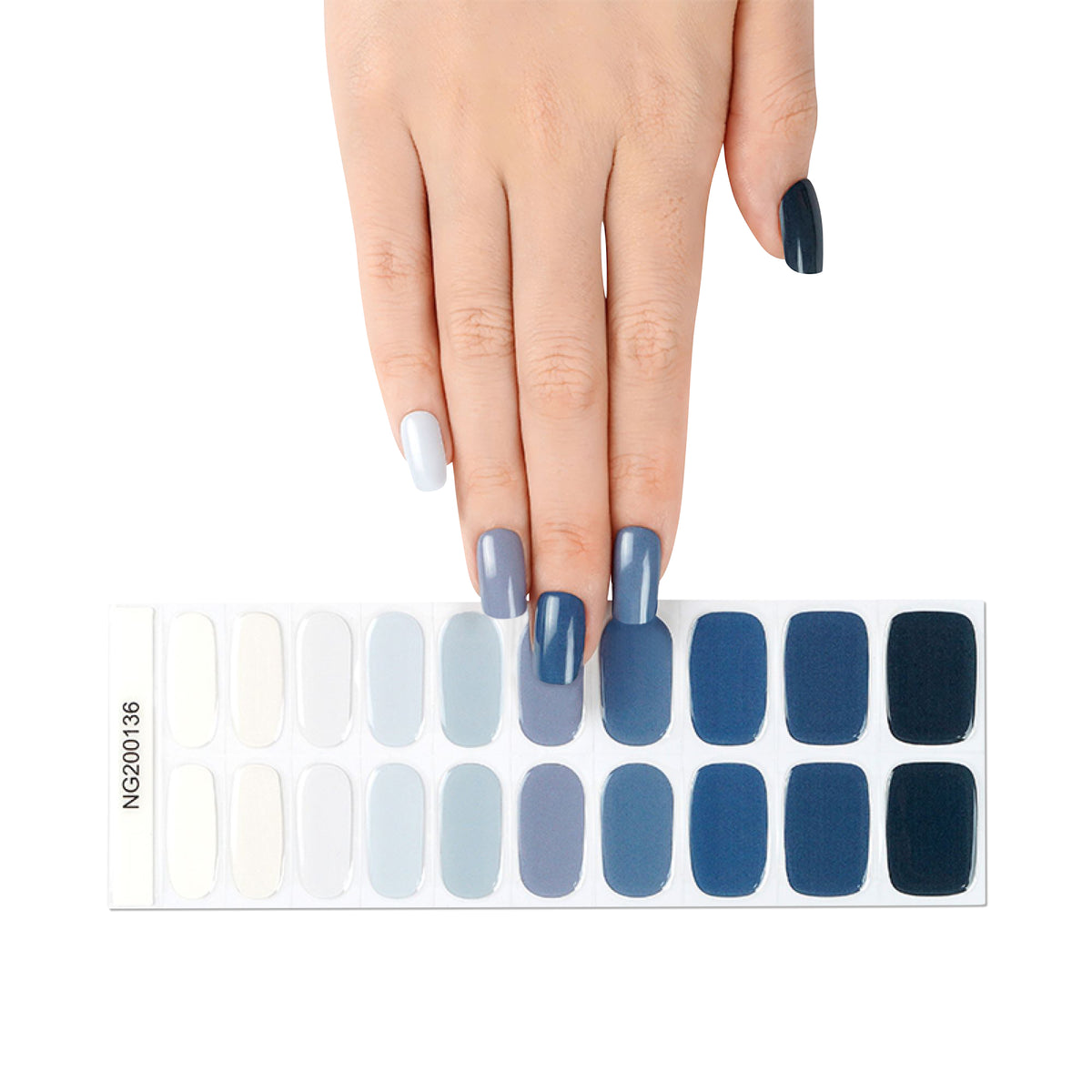 Maniküre mit Gel-Stripes - Marine Harmonie 💙